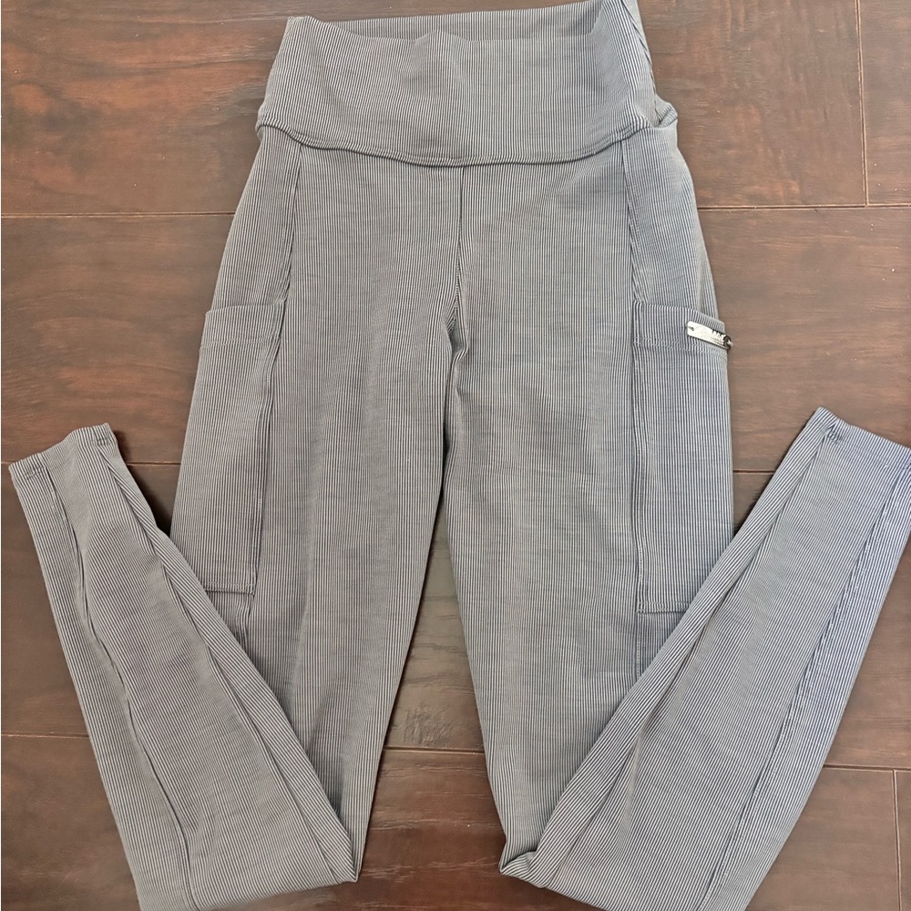 Bombshell Sportswear Gray Leggings